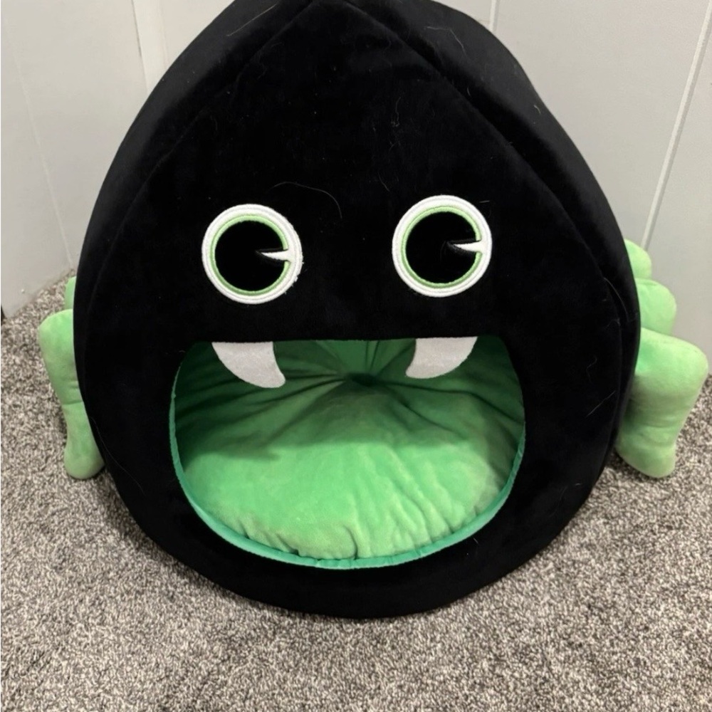 Spider Cat or Dog Bed